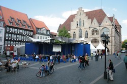 Die HAWK im Herzen Hildesheims - Pavillon, Bildungsbox und Infost&auml;nde bis Freitag.