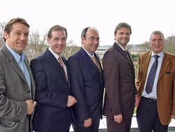 (v.l.n.r.) Prof. Oehlmann, Prof. Weppler, Pr&auml;sident Thren, Innenminister Sch&uuml;nemann und Pr