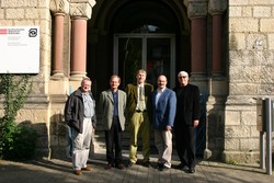 (v.l.n.r.) Prof. Dietmar L&uuml;gger (HAWK), Prof. Jur Jonges (Hogeschool Utrecht), Prof. Frans von 