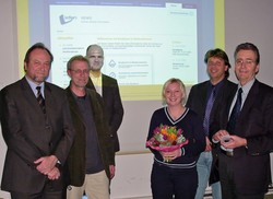 Bei der Preisverleihung an der Fakult&auml;t Gestaltung: (v.l.n.r.) Prof. Dr. Michael Hanske, Michae