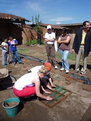 Die Master-Studierenden ? hier Johanna Subklewe zusammen mit der mexikanischen Teilnehmerin Rebeca H